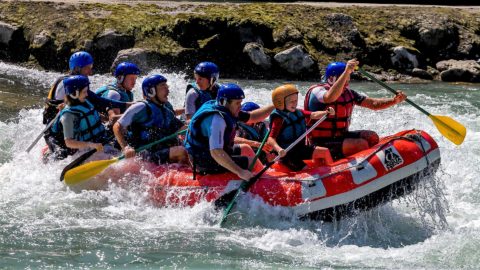 Tourisme_insolite_pyrenees_perchoir_des_pyrenees_activite_rafting